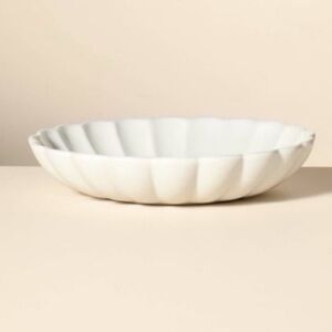 Hearth & Hand Magnolia 98oz Scalloped Edge Stoneware Serving Bowl Cream NEW